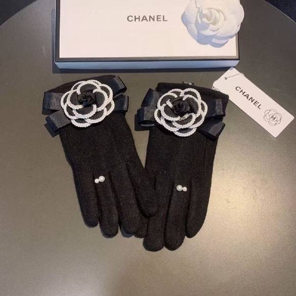 CHANEL Shoes - <AUTHENTIC>Chanel Camellia Wool Gloves Black